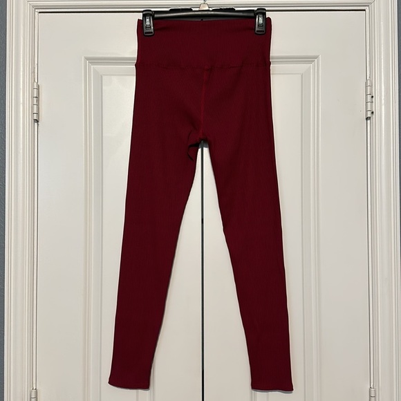 Carbon 38 Leggings Burgundy “Merlot” Medium - Picture 8 of 10